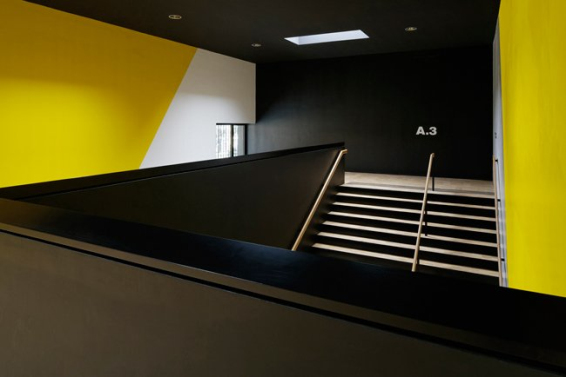 因斯布鲁克展览中心楼层指示牌设计